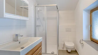 HP3-Einfamilienhaus-Ebenau-Badezimmer
