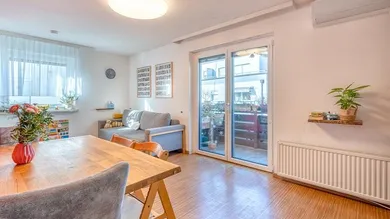 HP1-2-3-Zimmer-Wohnung-Aigen-Wohnzimmer