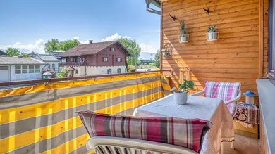 HP1-2,5-Zimmer-Wohnung-Liefering-Balkon