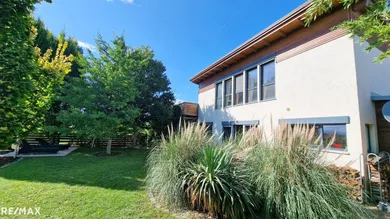 Haus aus Gartensicht