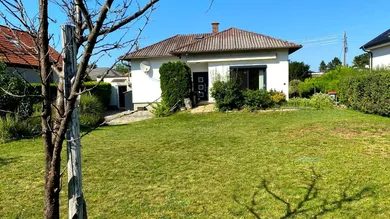 Haus Gartenansicht