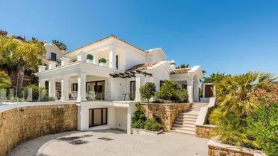 Photo: Villa in Nueva Andalucia