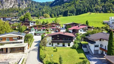 Sonniges Einfamilienhaus mit See- und Pendlingblick (2)