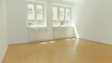 a Großes Zimmer