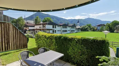 Terrasse mit Blick ins Grüne
