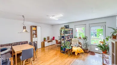 Wohnzimmer mit Gartenzugang