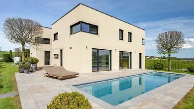 Poolvilla-Trumer-Seen-Ansicht
