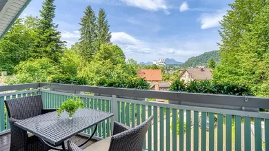 4-Zimmer-Dachgeschoßwohnung-Aigen-Balkon-Aussicht