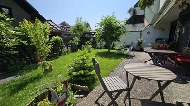 Terrasse mit Garten