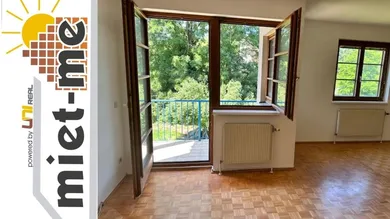 Wohnzimmer mit Grünblick