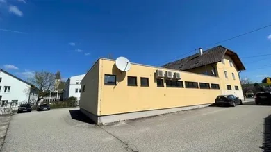 Halle von Außen