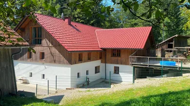 Außenansicht mit Terrasse OG