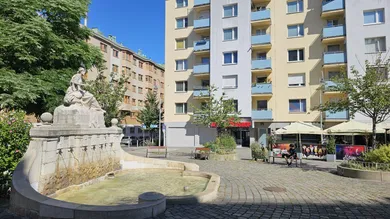 Siebenbrunnen Platz