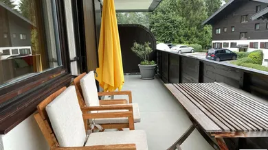 Großer überdachter Balkon