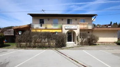 Wohn- und Geschäftshaus in Keutschach-Höflein mit 1.892m² Grundstück und 3 XXL-Garagen Nähe Rauschelesee mit vielen Verwendungsmöglichkeiten!