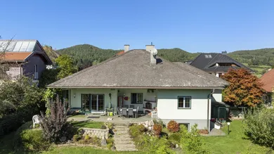 Schöner 130m² Architekten-Bungalow in Keutschach Nähe Rauschelesee in Aussichtslage