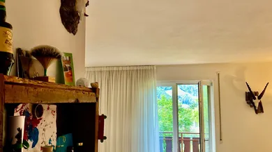 Top-saniertes 3-Zimmer-Wohnjuwel im Burggrafenamt – Ruhe, Bergblick & Qualität vereint! / Trilocale ristrutturato nel cuore del Burgraviato: tranquillità, vista montagne e comfort / Renovated 3-room apartment in Burggrafenamt – peace, mountain views & lifestyle.