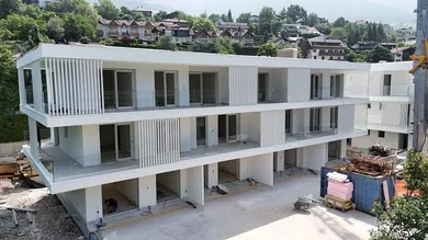 Brixen-Neubau-Luxus-Penthous-Immobilien-Plose-Wohnung-Garten-Wandern-Berge-Stadt-Bischofsstadt-White-Residence-Bressanone-Nuova Costruzione-Attico-di-lusso-Immobili-Plose-Appartamento-Giardino-Escursioni-Montagna-Città-Città Vescovile-Residenza Bianca