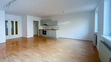 WOHNRAUM zur KÜCHE