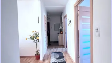 Flur__