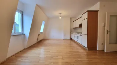 Einzelwohnraum mit Küche