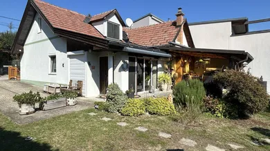 Haus vom Garten aus