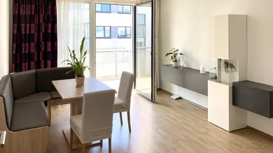 Wohnzimmer mit direktem Terassenzugang