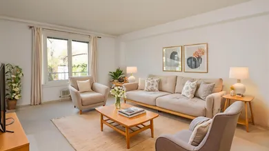 Wohnzimmer (virtuell eingerichtet)