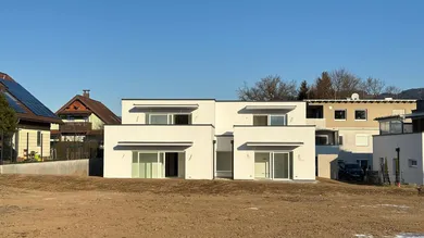 Vorne Jänner 2025
