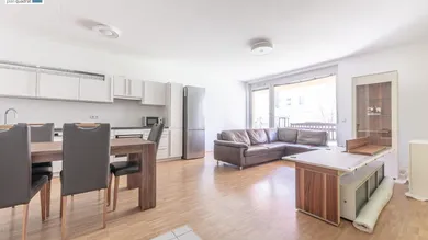 Wohn- / Esszimmer mit Küchenzeile (ca. 24,10 m²)