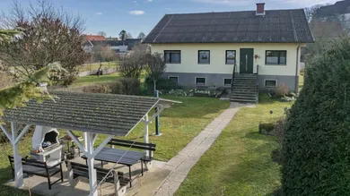 Haus 1 - Vorgarten Pergola
