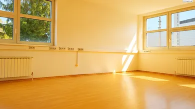 Gewerbeimmobilie in Toplage, Salzburg Stadt: Nähe Paracelsus Bad und Kurhaus, Kongreßhaus, Mirabellgarten. Beste Erreichbarkeit, ideal für hohe Kundenfrequenz! CL-Immogroup www.cl-immogroup.at