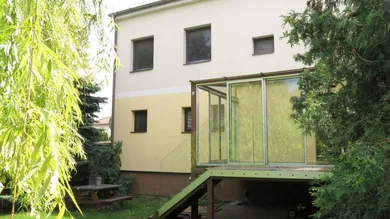 01 Hausansicht Garten