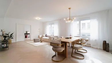 sehr geräumiges Wohnzimmer