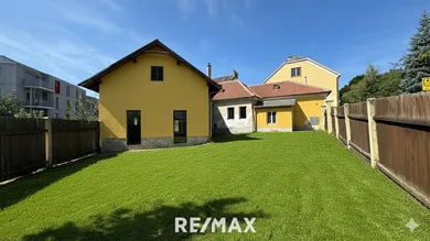 Garten mit Hausansicht Rückseite