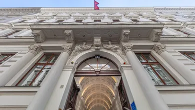 Herrschaftliche Fassade im Botschaftsviertel