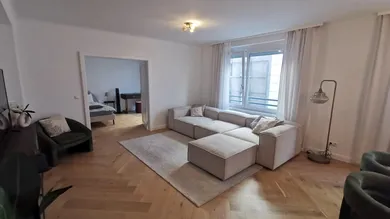 schönes, großes Wohnzimmer
