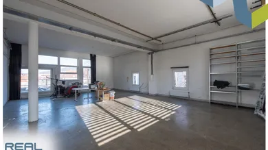Großer heller Lagerraum / Loft / Büro (3,90m Höhe)