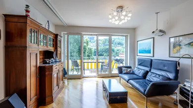 Wohnraum mit Zugang Balkon 2.OG.