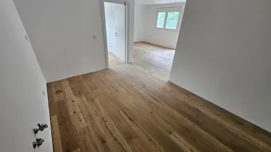 Küchenbereich mit Wohnzimmer