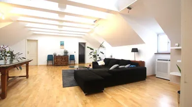 5 Wohnzimmer