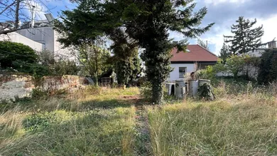 Grundstück mit Abrisshaus