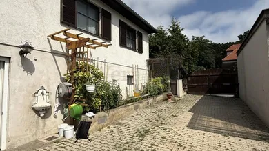 Haus Außenansicht Einfahrt
