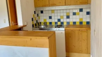 Küche mit Holztheke