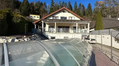 Haus und Pool
