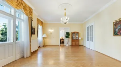 KI generiertes Foto: Wohnzimmer ohne Möbel