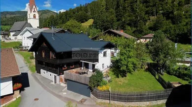 Bauernhaus mit Garten