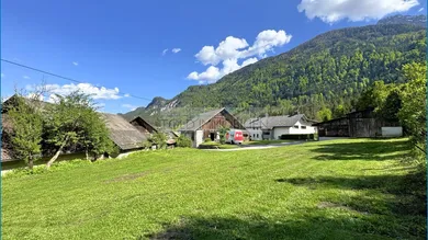 über 2.000 m² Grund