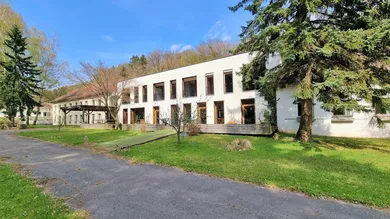 Kompagnon Immobilien Mitteltrakt und Nordtrakt