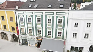 Wohn- und Geschäftshaus